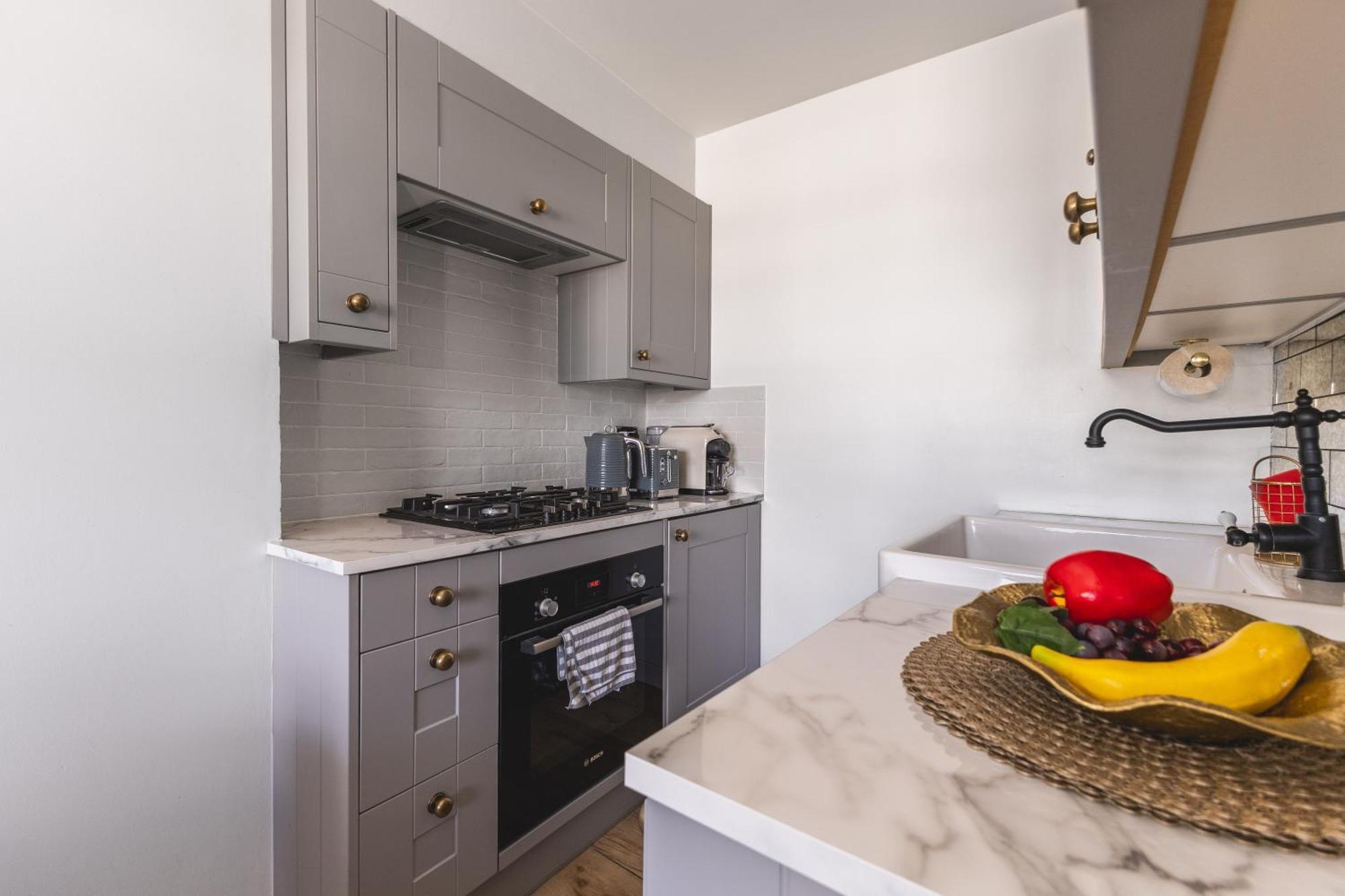 Luxurious 1-Bedroom Apartment In Kensington Лондон Экстерьер фото
